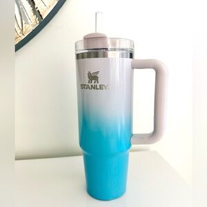 Stanley 30oz Quencher H2.0 Tumbler – Pool Ombré